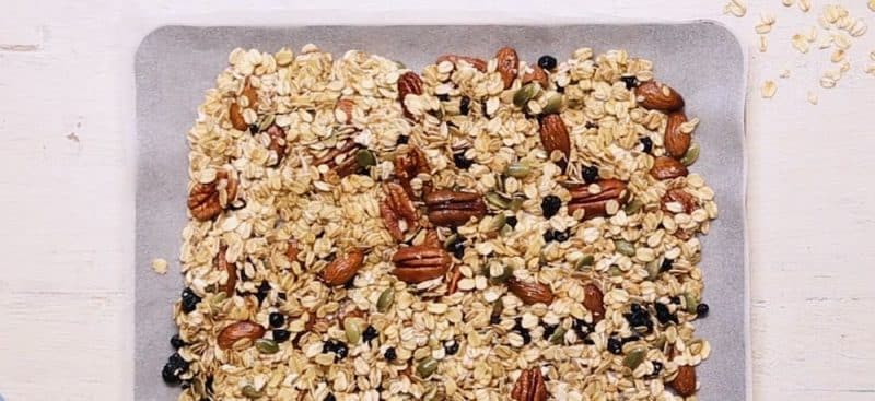 Yaourt au muesli, fruits et miel facile et rapide : découvrez les recettes  de Cuisine Actuelle