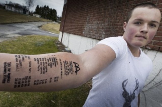 Insolite: Il se fait tatouer son ticket de Mcdo sur le bras…