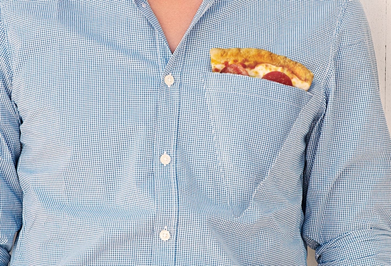 La "pizza pocket", une chemise équipée d’une poche en forme de pizza.