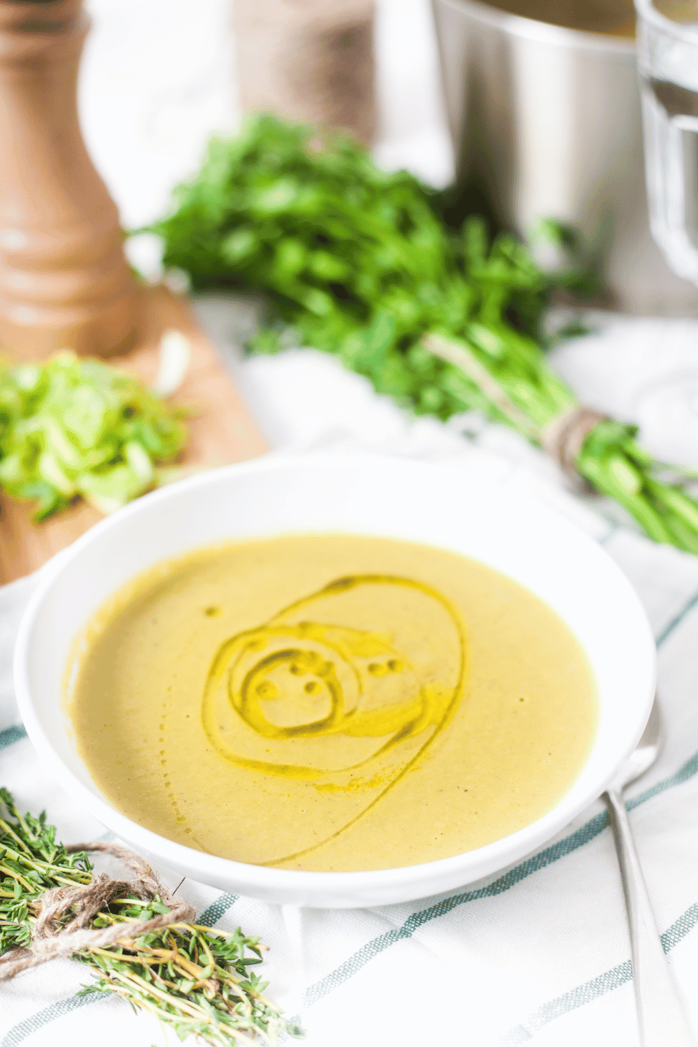 Soupe de poireaux légère, sans pomme de terre (recette facile⭐)